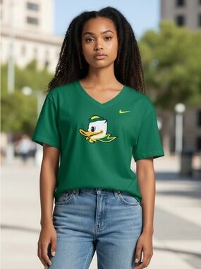 Nike Oregon Ducks Green Tee. NWOT